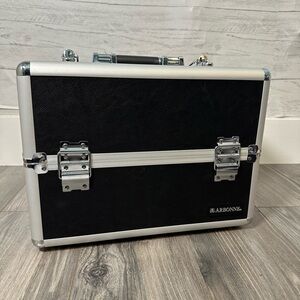Arbonne professional locking makeup case